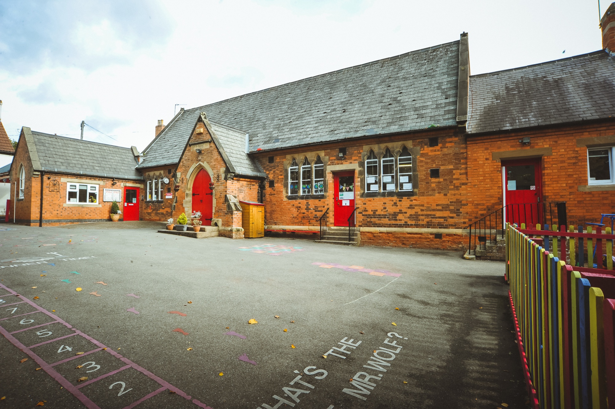 Image of the school building, taken from the playground